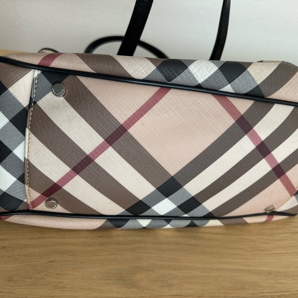 Burberry Tote Bag - Picture 8 of 17
